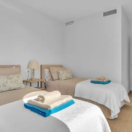 Molly - Elegant Beachside By Finest Villa *