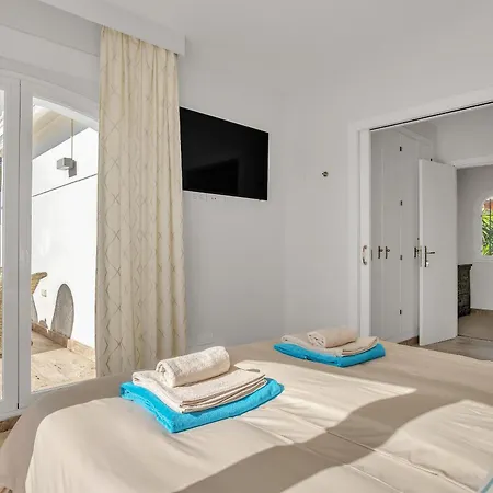 Molly - Elegant Beachside By Finest Villa