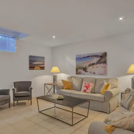Molly - Elegant Beachside By Finest Villa Marbella