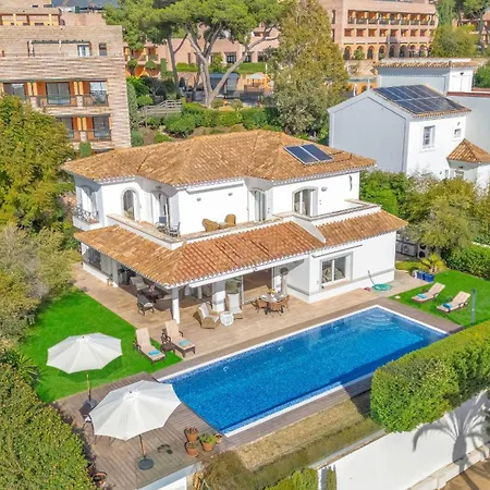 Molly - Elegant Beachside By Finest Villa Marbella