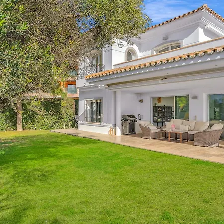 Molly - Elegant Beachside By Finest Villa Marbella