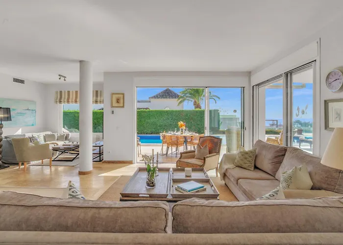 Villa Molly - Elegant Beachside By Finest